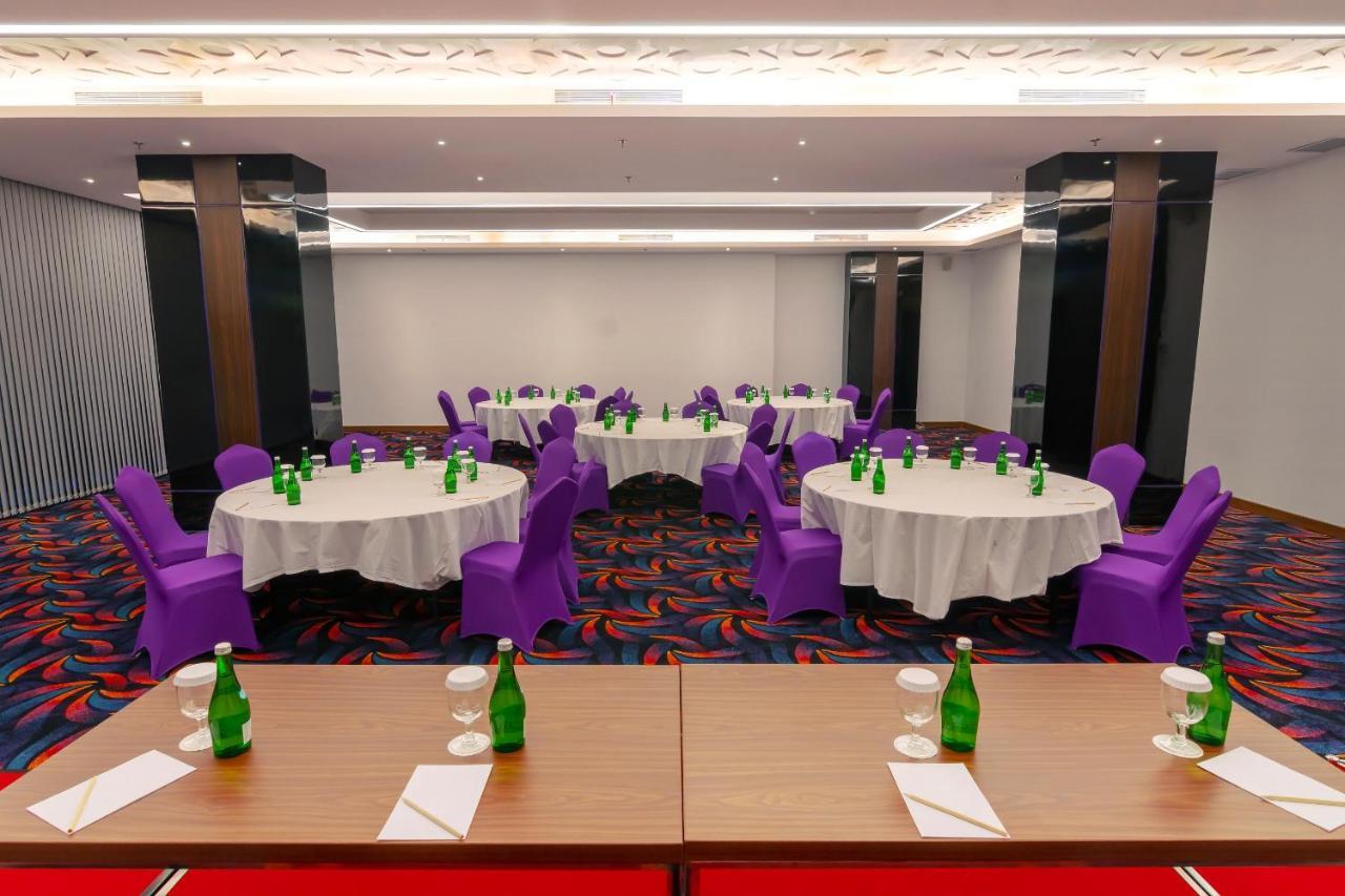 Fox Hotel Jayapura Kültér fotó