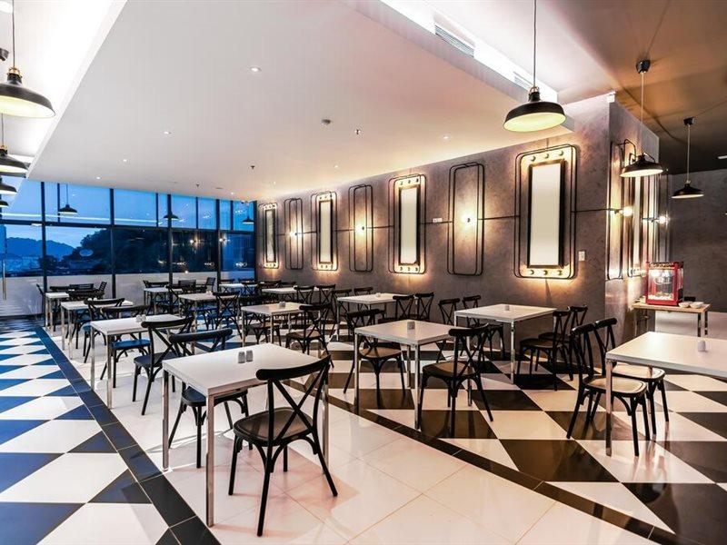 Fox Hotel Jayapura Kültér fotó
