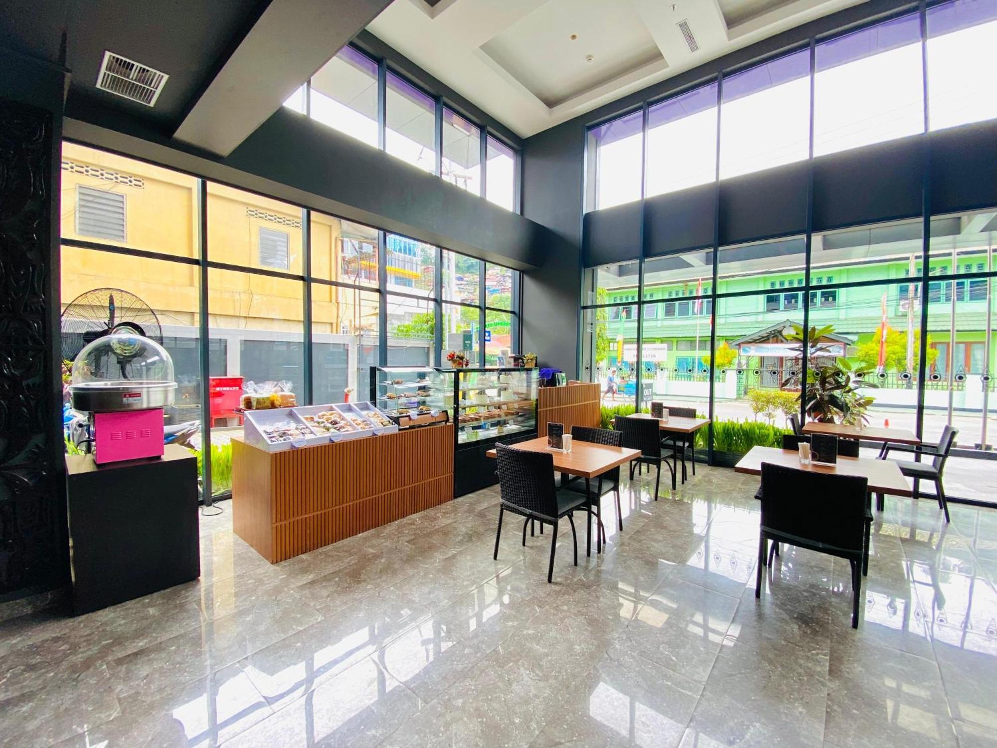 Fox Hotel Jayapura Kültér fotó