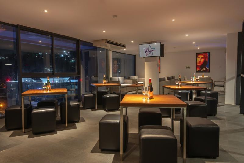 Fox Hotel Jayapura Kültér fotó