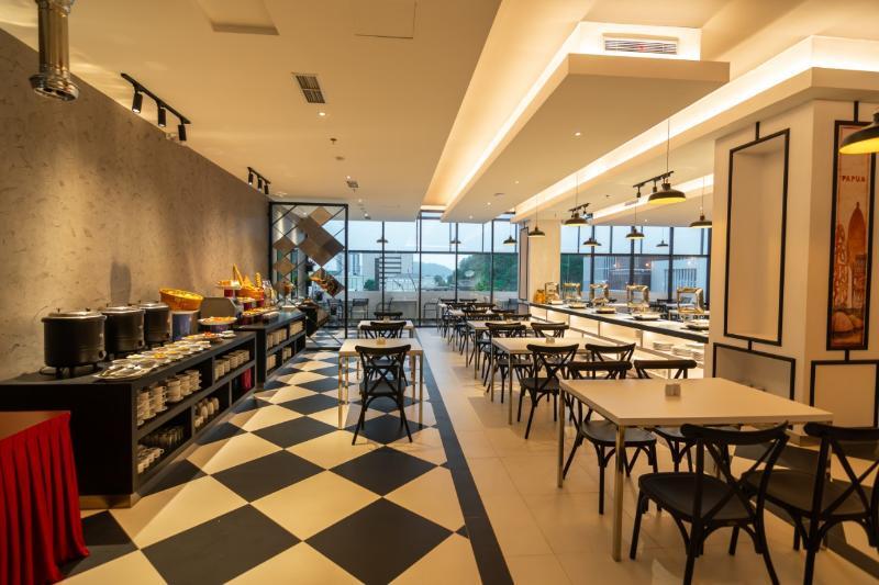 Fox Hotel Jayapura Kültér fotó